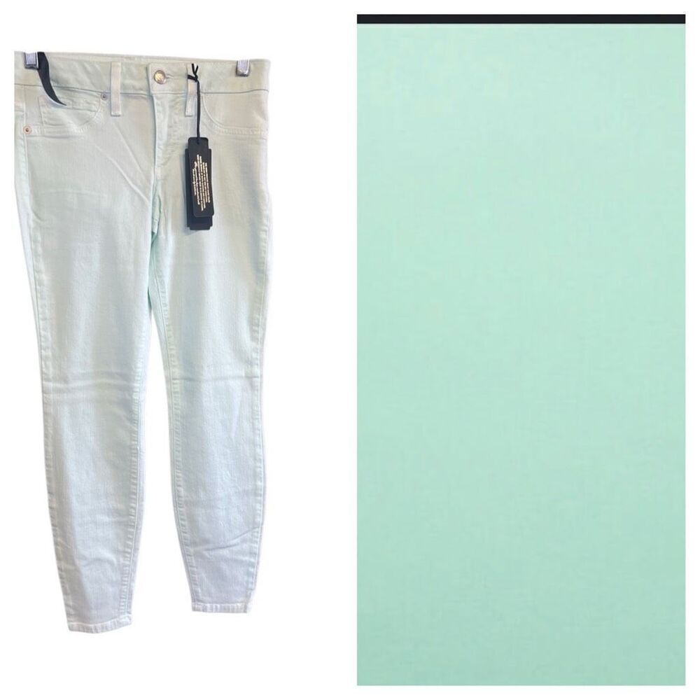 Bebe Womans Skinny Pants  Sz 27 Mint Green NWT